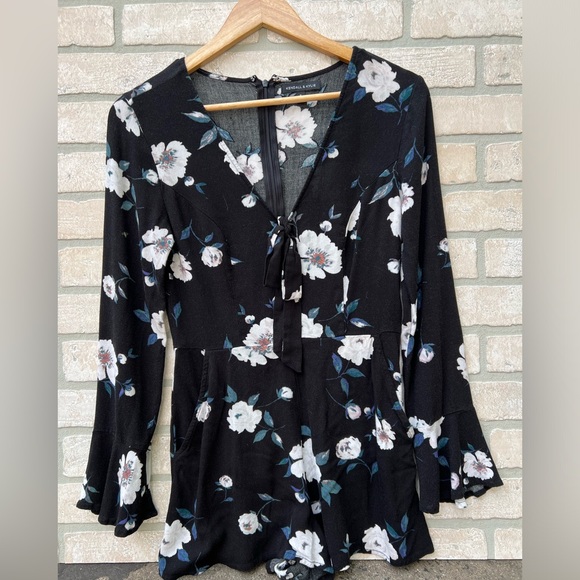 Romper & Bodysuit Bundle - Picture 8 of 10